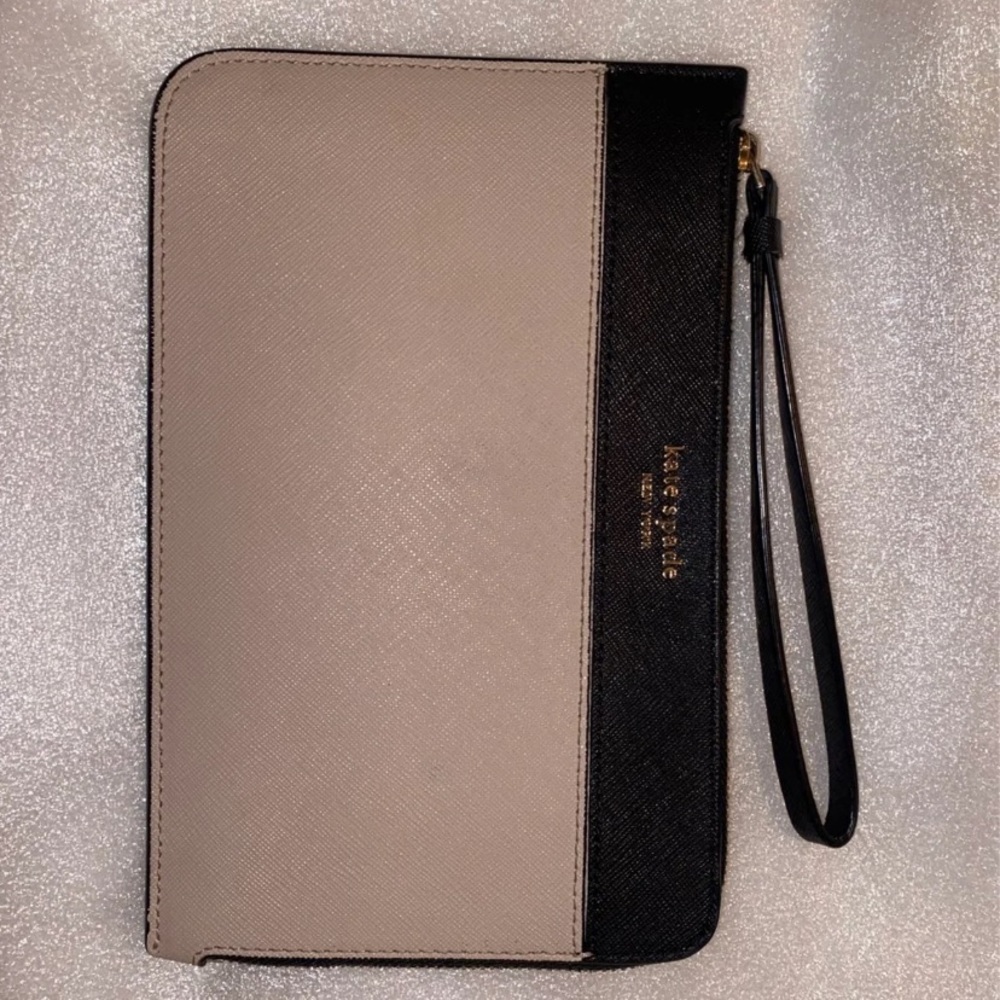 Kate spade wristlet